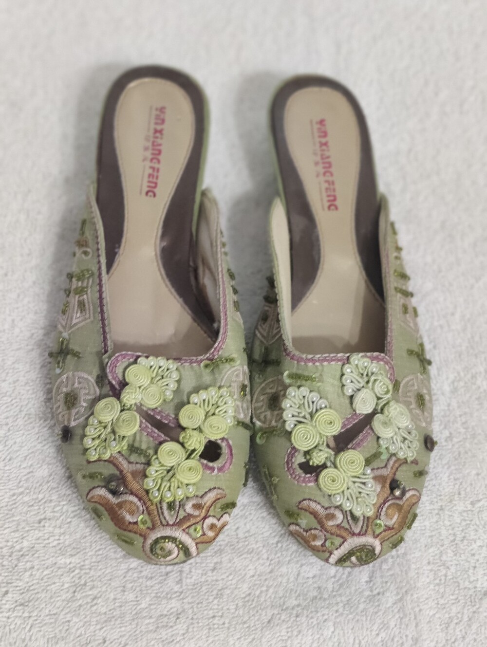 Yin Xiang Feng Embroidered And Beaded Slip-On Mules - Picture 3 of 9